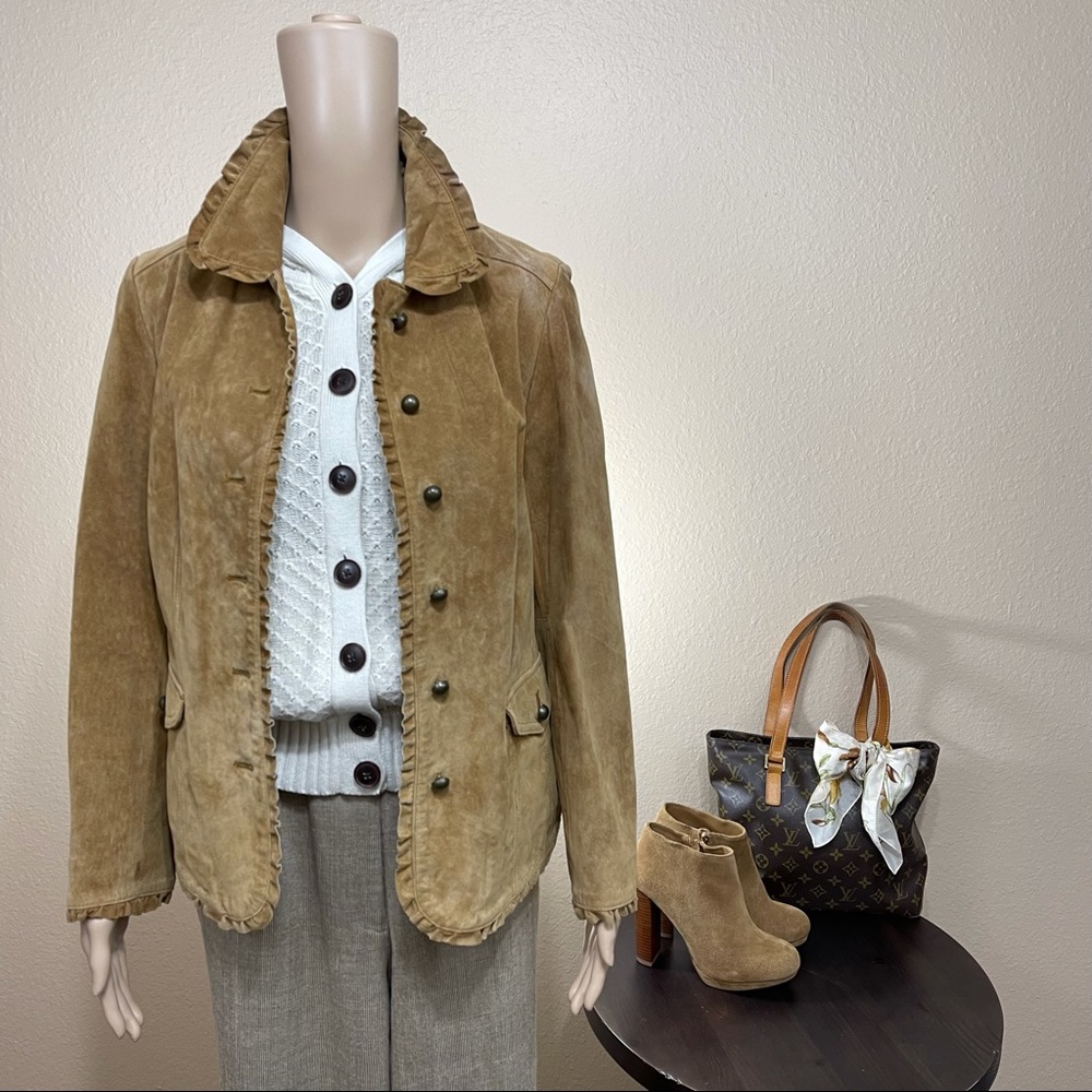 🌱 Vintage Ruffle Edged Suede Jacket